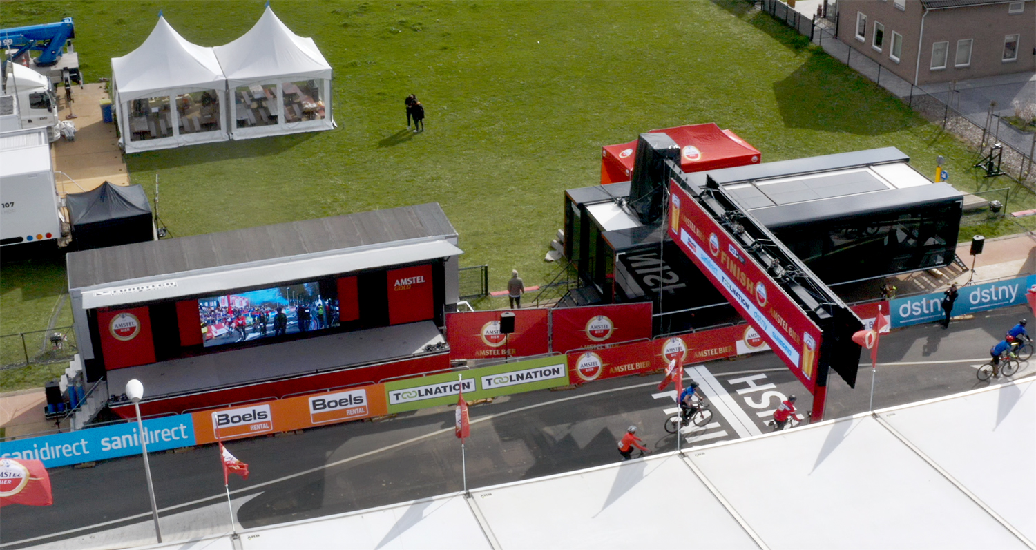 VIP trailer with a large LED screen (32m2)