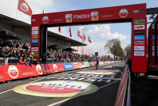 Eurotech Sports & Events presenteert jurywagen tijdens Amstel Gold Race